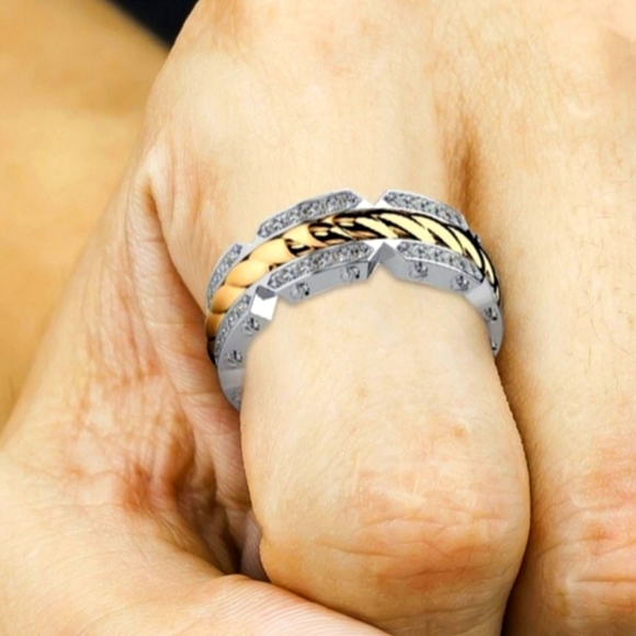 COPY - Gold/Silver ring size 10 - Picture 1 of 4